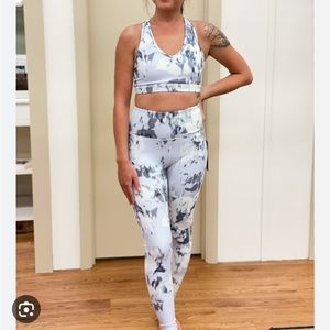 EUC MONO B ice tie-dye strappy halter sports bra &  leggings blue print small